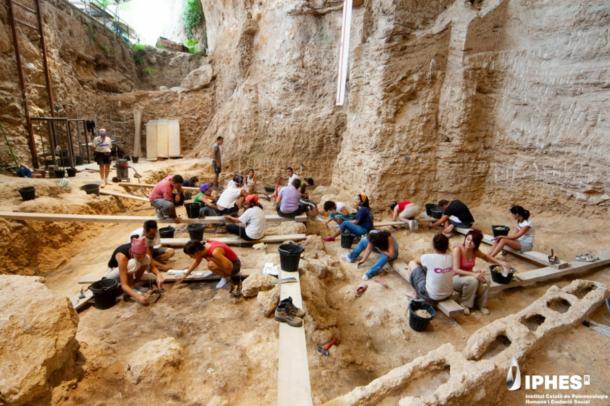 The archaeological excavation that has found evidence of Neanderthal woodworking at Abric Roman&iacute;, Capellades, Barcelona