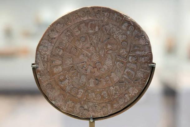 The Phaistos disc front side.