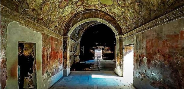 : Men&rsquo;s entrance to the Stabian Baths, Stabian Baths complex, Pompeii..
