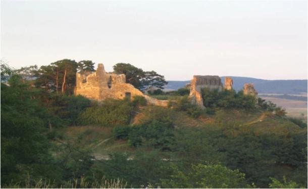 Radiocarbon Dating Confirms Teutonic Fortress