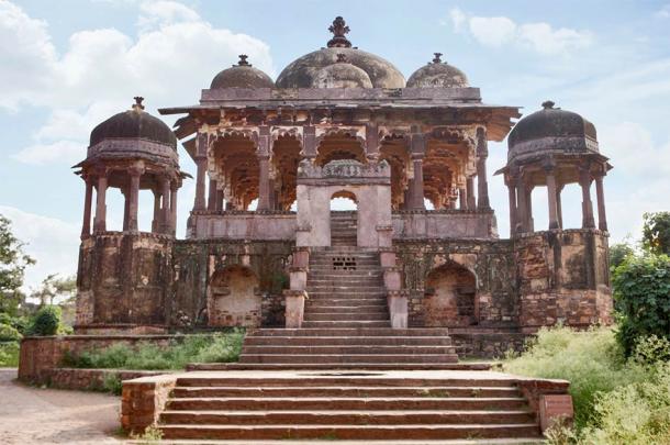 Ranthambore Fort was built not only as a stronghold, but also became a center of Chauhan culture in Rajasthan, India. Photo source: RealityImages / Adobe Stock