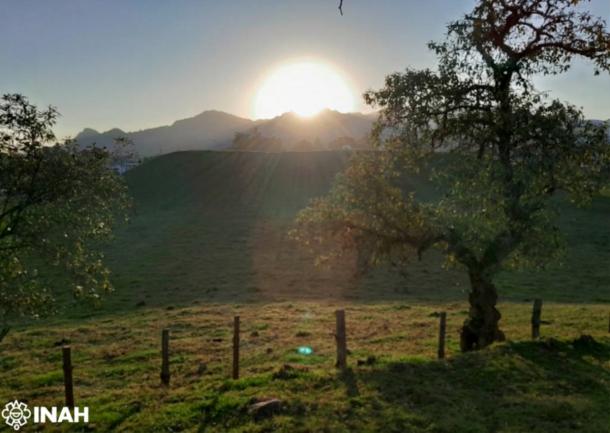 Sunrise viewed from the Tetelihtic solar observatory in Puebla&rsquo;s Sierra Norte.