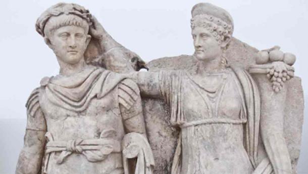 Cropped image of the sculpture of Agrippina crowning her young son Nero. Source: Carlos Delgado/CC BY-SA 3.0