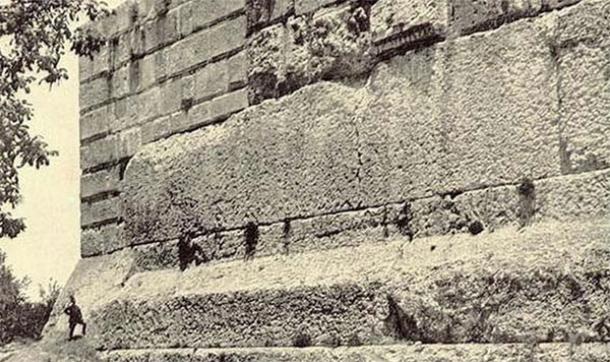 Building Giant Walls Around Jerusalem Building Giant Walls Around Jerusalem