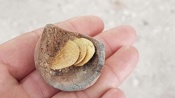 The Yavne gold coins were found during the Jewish holiday Chanukah. (Liat Nadav-Ziv / Israel Antiquities Authority)