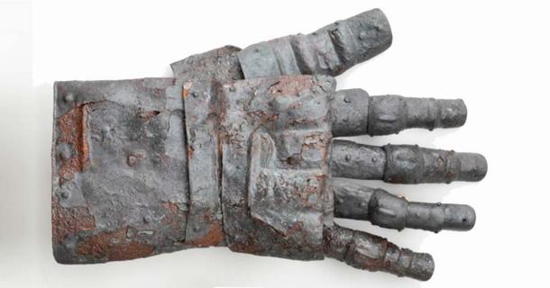 Sensational 14th Century Gauntlet Unearthed In Switzerland