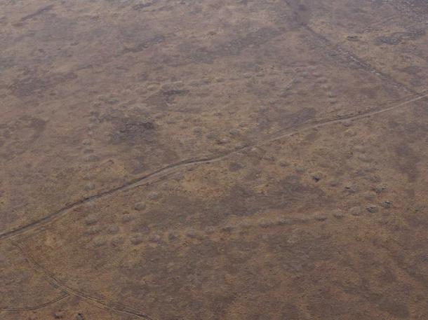 The geoglyphs are thougth to be between 3,000 and 7,000 years old.