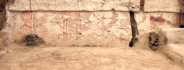 A geometric wall painting in Çatalhöyük. (Jason Quinlan / Catalhoyuk Research Project)