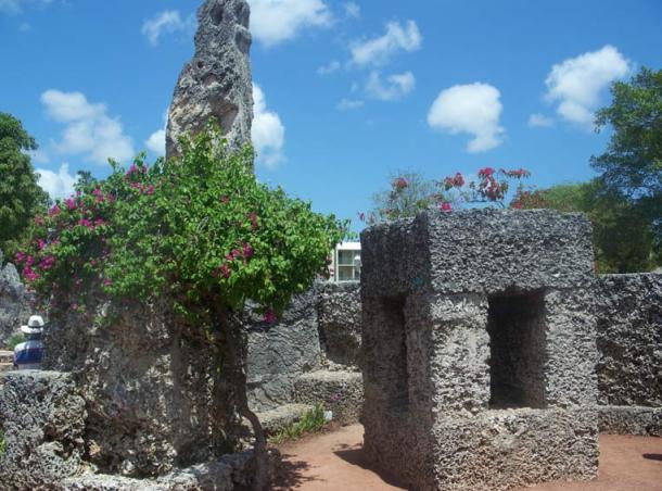 How Leedskalnin managed to transport and assemble the giant megaliths at Coral Castle is still a mystery