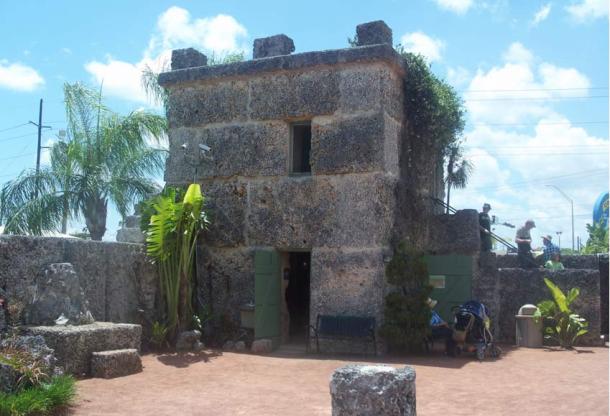 Coral Castle consists of giant slabs weighing up to 30 tons