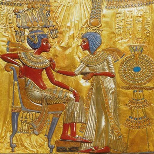 A gold plate found in Tutankhamun’s tomb depicting Tutankhamun and Ankhesenamen together.