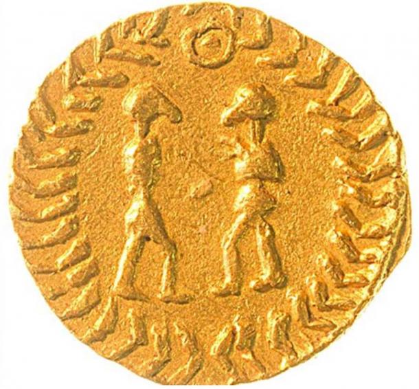 Una de las monedas de oro encontradas por el detector anónimo. (Servicio de registro e identificación de Norfolk)