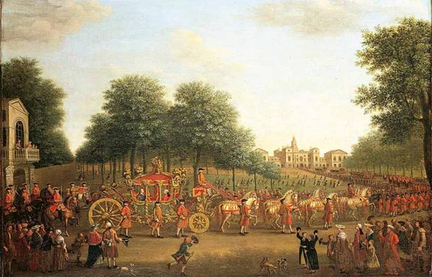 Золотая карета, изображенная здесь, перевозит короля Георга II в здание парламента и собирается принять участие в торжествах по случаю коронации Карла III. (Всеобщее достояние)