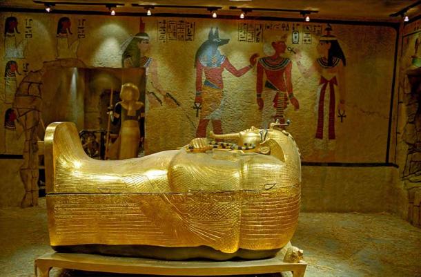 20 удивительных саркофагов древнего мира