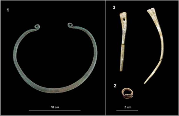 Grave good of the Vatya Culture: Bronze neck-ring (Ösenring); 2. Gold hair-ring (Noppenring); 3. Bone pins/needles (Knochennadeln) (PLoS ONE).
