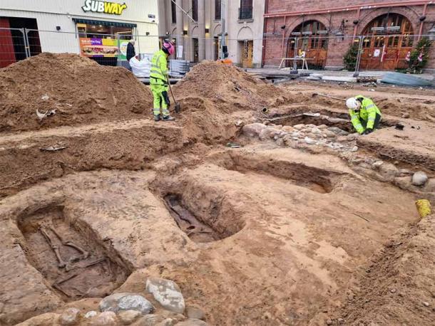 Three of the graves under investigation at the Lilla Torg site. (Kulturmiljö Halland)