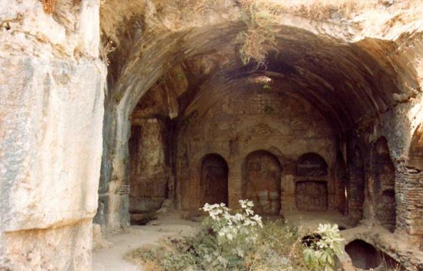 The grotto of the seven sleepers in Ephesus, Turkey. Source: (Klaus-Peter Simon / CC BY 3.0)