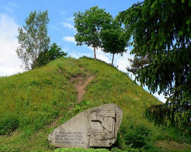 The hill fort bearing Margiris name in Punia, one of the many suggested locations of Pilėnai. 