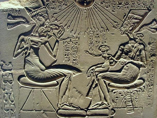 A house altar showing Akhenaten, Nefertiti and three of their daughters. 18th dynasty, reign of Akhenaten.