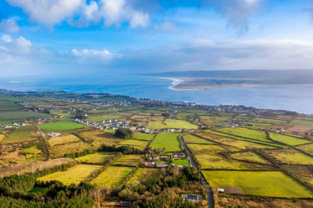 The Neolithic houses were found near the banks of Lough Foyle, Northern Ireland. (Lukassek / Adobe Stock)