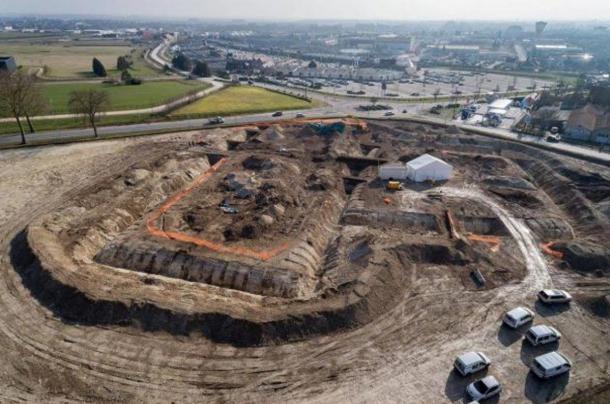 The huge burial mound of the prince and other personages