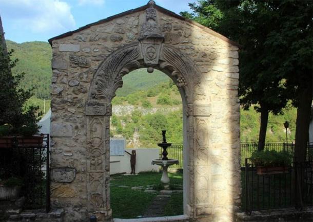 The full view of Rivodutri’s Alchemical Door (Tripadvisor)