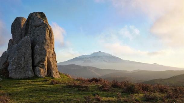 These huge stones do resemble megalithic boulders, but are in fact completely natural. (ollirg / Adobe Stock)