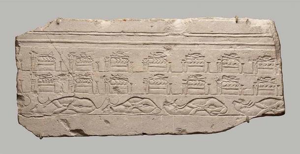 Talatat con ofrendas del templo (c. 1353–1336 a. C.) Reino Nuevo, período de Amarna. Museo Metropolitano (dominio público)