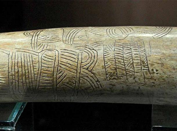 Engraving on a mammoth tusk perhaps representing a “map”, Pavlov (Břeclav DIstrict, Southern Moravia, Chech Republic). This engraving may well be the oldest known representation of a landscape. (Zde/CC BY-SA 4.0)