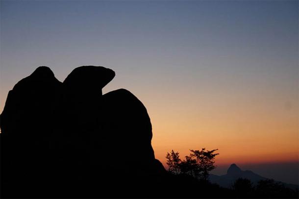 The Eagle is a perfectly shaped natural megalith that resembles an eagle. (Graziella Milazzo / CC BY-SA 4.0)