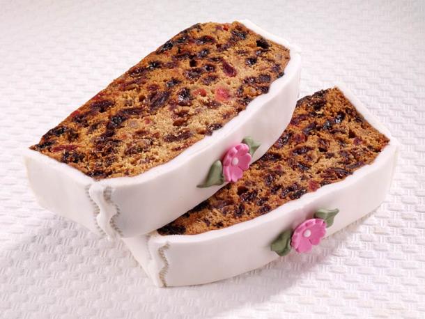The fruitcake has an interesting history. High in calories and carbs, it is now seen as a lifesaver for Type 1 diabetics. (cdkproductions / Adobe Stock)