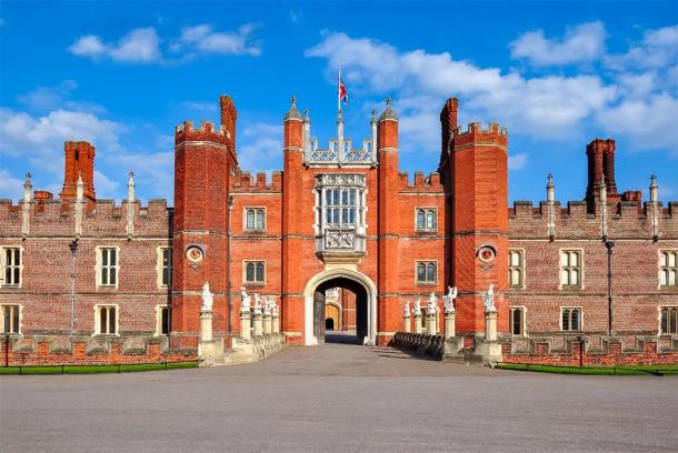 Hampton Court Palace, sannsynligvis der Den første posisjonen Til Brudgommen Av Krakken I Tudor-tiden. (Mistervlad / Adobe Stock)