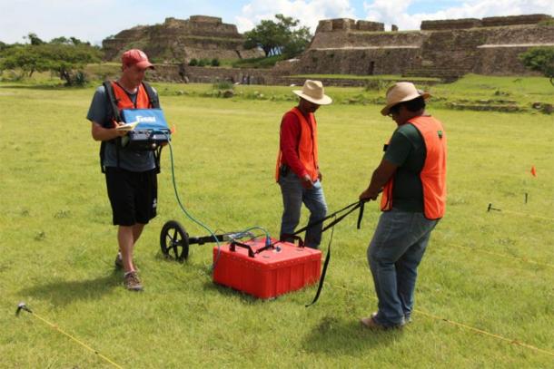 Using ground penetrating radar at Monte Albán. (Dr. Marc Levine)