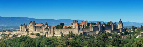 Medieval castle complex (Carcassonne Fortress) in France. (ThomasLENNE / Adobe stock)