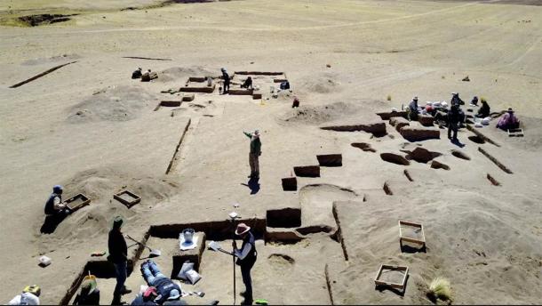 Excavaciones en Wilamaya Patjxa en Perú, donde se encontró la tumba de la cazadora. (Randall Haas/Universidad de California, Davis)