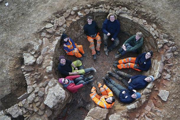 Uno de los descubrimientos más espectaculares del sitio: un horno de cal bien conservado, tan grande que podría acomodar cómodamente a todo el equipo de excavación. (Oxford Arqueología Este)