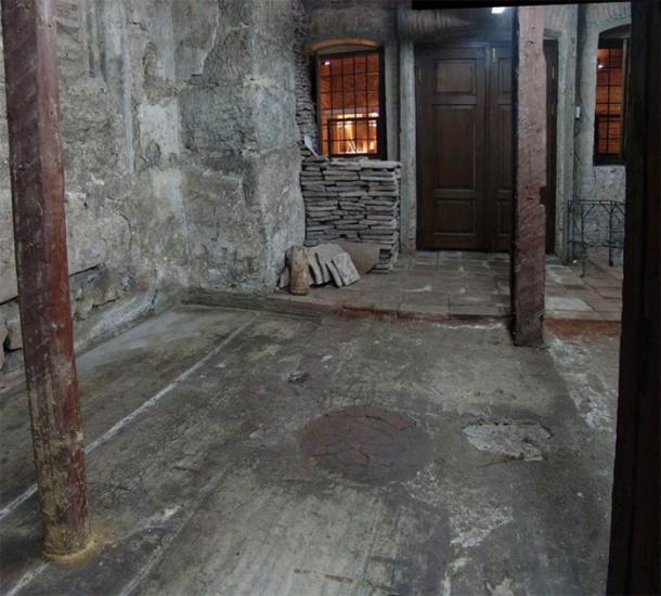 A purple disc-shaped spot, made from a type of igneous rock called porphyry, beneath Hagia Sophia, where the Patriarchs of Constantinople stood during important rituals. (Jan Kostenec / Oxbow Books, Ken Dark and Jan Kostenec 2019)