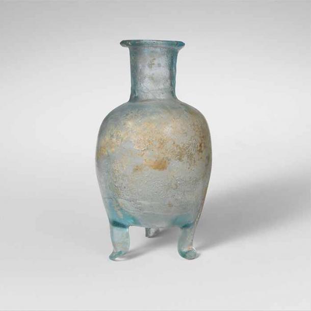 Botella de vidrio romana de tres patas (mediados del siglo I d. C.) Museo Metropolitano de Arte (Dominio público)