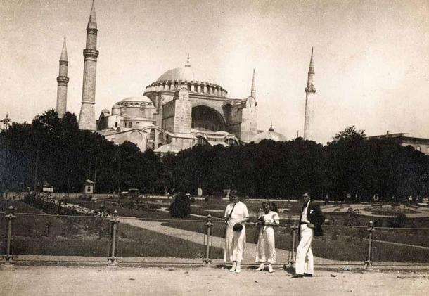 Hagia Sophia in 1937 (CC BY-SA 3.0)