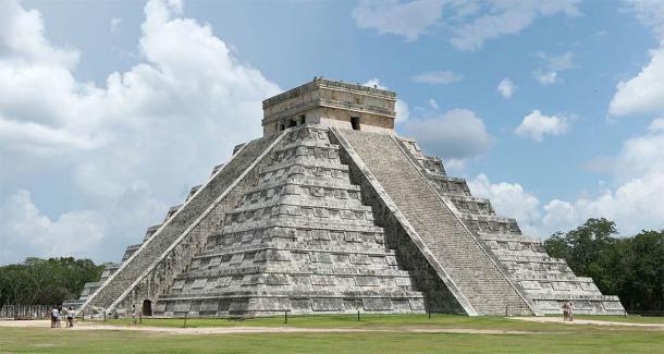 El Castillo, know as the Temple of Kukulcan, at the center of Chichen Itza. (Daniel Schwen / CC BY-SA)