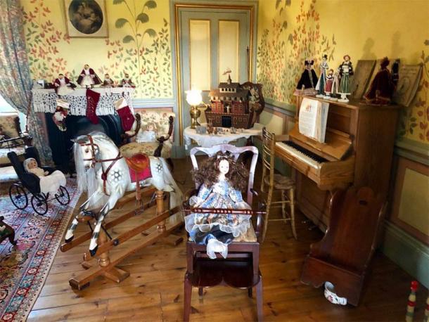 The nursery in Kilkenny Castle, Ireland (Public Domain)