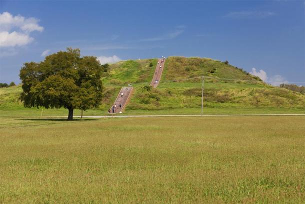 Modern photo of Cahokia pyramid / mounds. (pop_gino / Adobe stock)