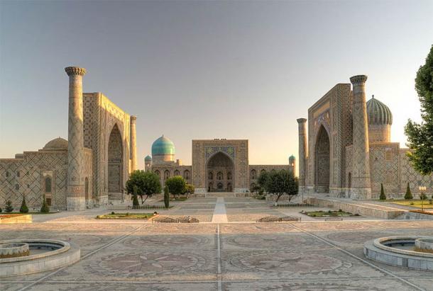 The public square in Registan, in the heart of the ancient city of Samarkand, is surrounded by three madrasas (Islamic schools), one of which is the Ulugh Beg Madrasah built by Ulugh Beg during the Timurid dynasty. (Ekrem Canli / CC BY-SA)