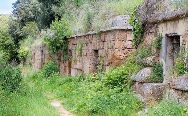Etruscan tombe a dado or “dice tombs” in the Salvo di Malano. (Giulio Monaldi / Flickr)