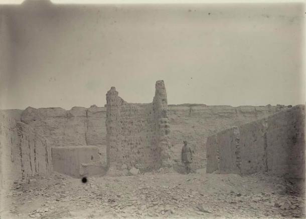The ruins of Khara Khoto in 1914. (Public Domain)