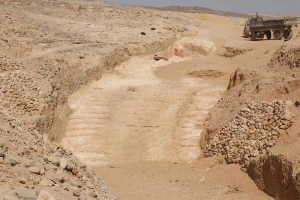 Ancient ramp discovered at Hatnub, Eastern Egypt, in 2018, similar in shape but smaller in dimensions than the pyramid ramps that could have been used to build the contemporaneous site at Giza. (Yannis Gourdon / IFAO)