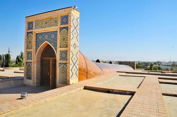 Entrance of the Ulugh Beg Observatory in Samarkand, Uzbekistan, famed as one of the pre-eminent observatories in the Islamic world. (robnaw/ Adobe Stock)