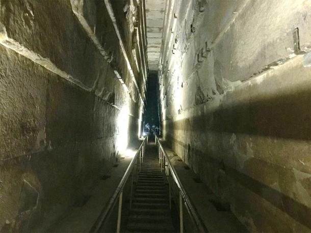The Grand Gallery in the Great Pyramid of Giza. Houdin’s theory would require another 30 of these inside the pyramid. (Keith Adler / CC BY-SA 4.0)