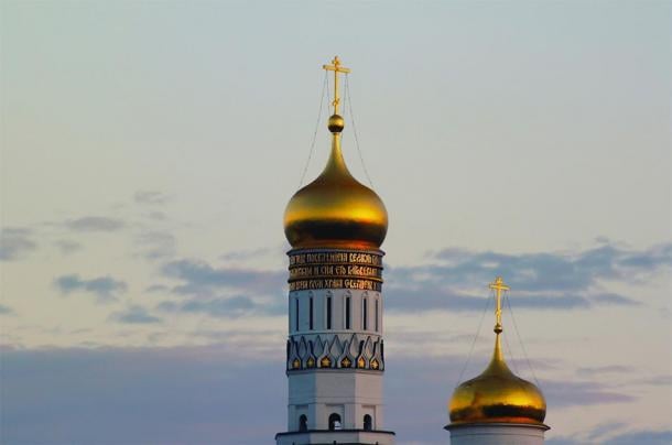 Domes of Ivan the Great Bell Tower in the Kremlin. (Godot13 / CC BY-SA 3.0)
