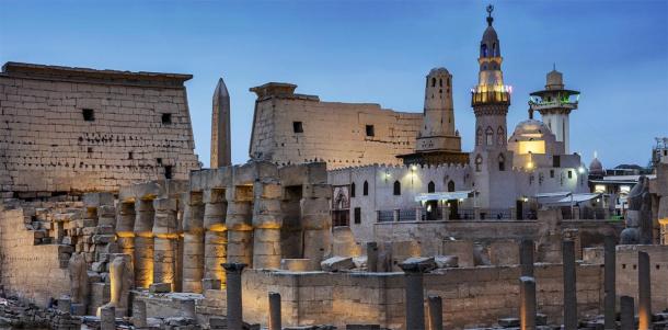 The Mosque of Abu Haggag can be seen in the courtyard of Ramesses II at the Luxor Temple. (inigolaitxu / Adobe stock)